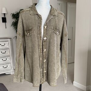 BKE women’s medium Olive Button Down boyfriend waffle Shirt